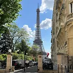 Stunning Duplex - Eiffel Tower & Trocadero