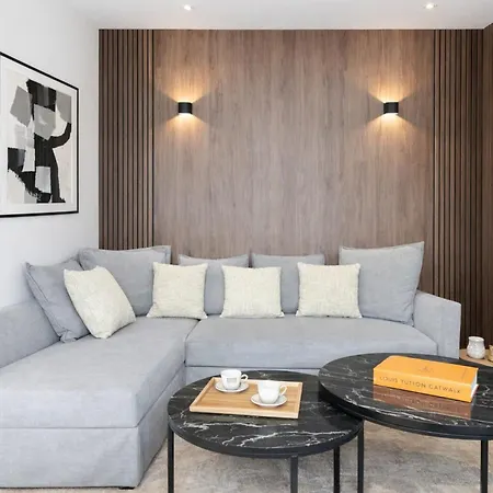 Stunning Duplex - Eiffel Tower & Trocadero Apartment Paris