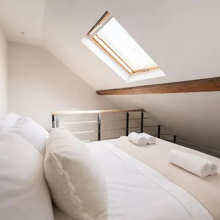 Stunning Duplex - Eiffel Tower & Trocadero Apartment